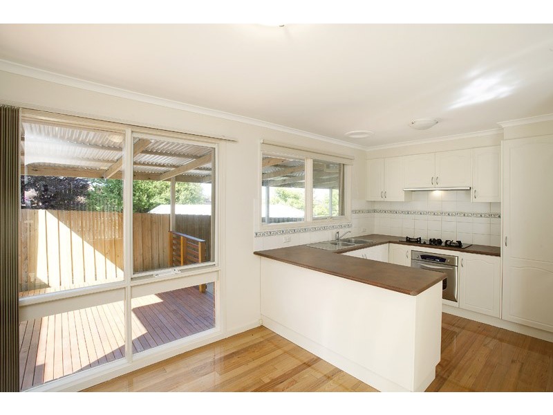 29 Robert Molyneux Avenue, Endeavour Hills VIC 3802