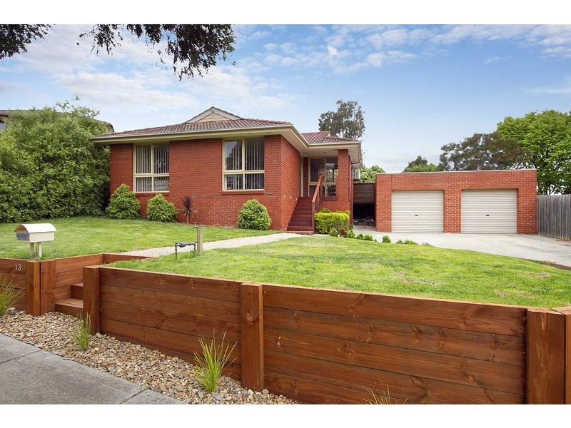 13 Orton Rise, Endeavour Hills VIC 3802
