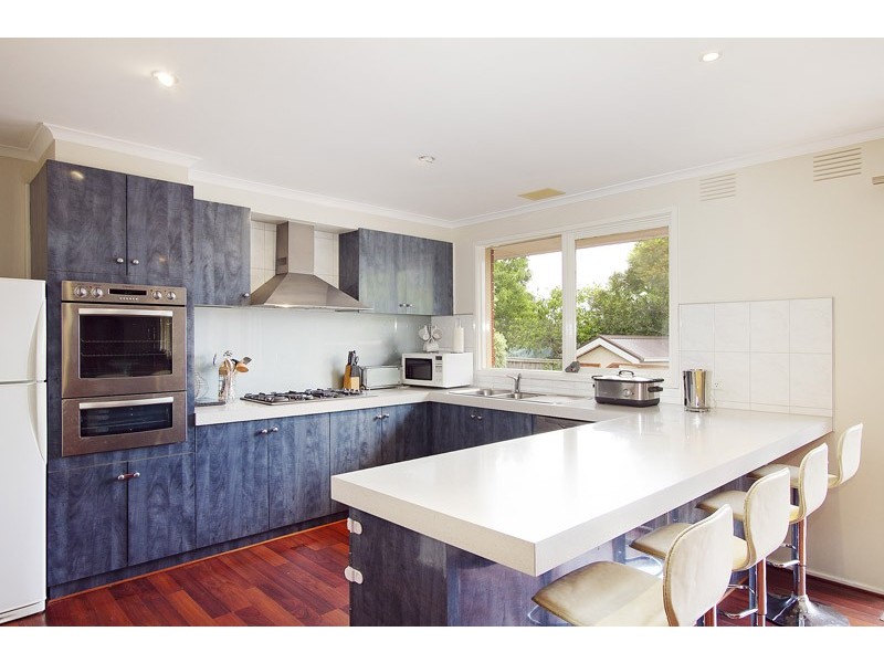 13 Orton Rise, Endeavour Hills VIC 3802