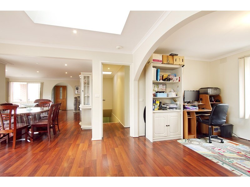 13 Orton Rise, Endeavour Hills VIC 3802