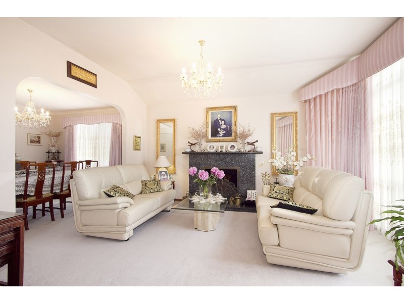 9 Bridle Court, Endeavour Hills VIC 3802