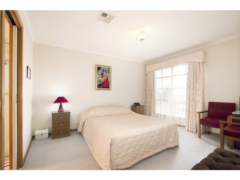 9 Bridle Court, Endeavour Hills VIC 3802