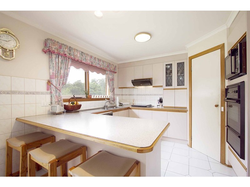 9 Bridle Court, Endeavour Hills VIC 3802