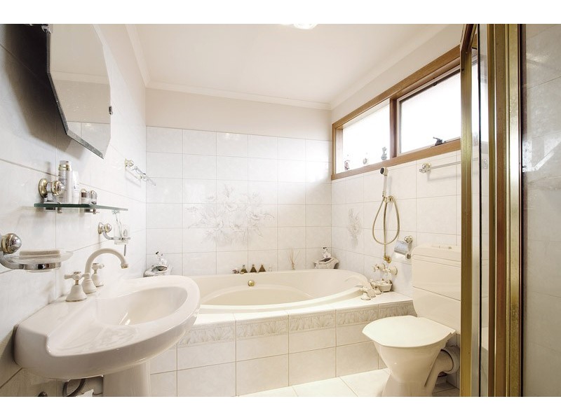 9 Bridle Court, Endeavour Hills VIC 3802