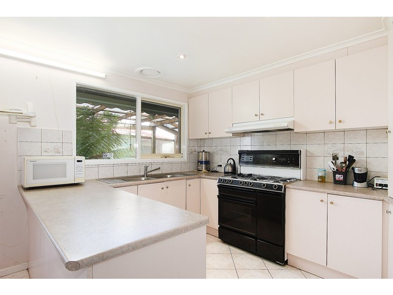 12 Aaran Close, Endeavour Hills VIC 3802