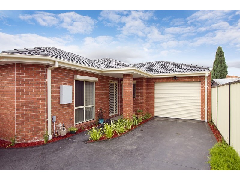 2/227  Gladstone Road, Dandenong North VIC 3175