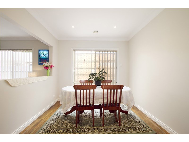 2/227  Gladstone Road, Dandenong North VIC 3175