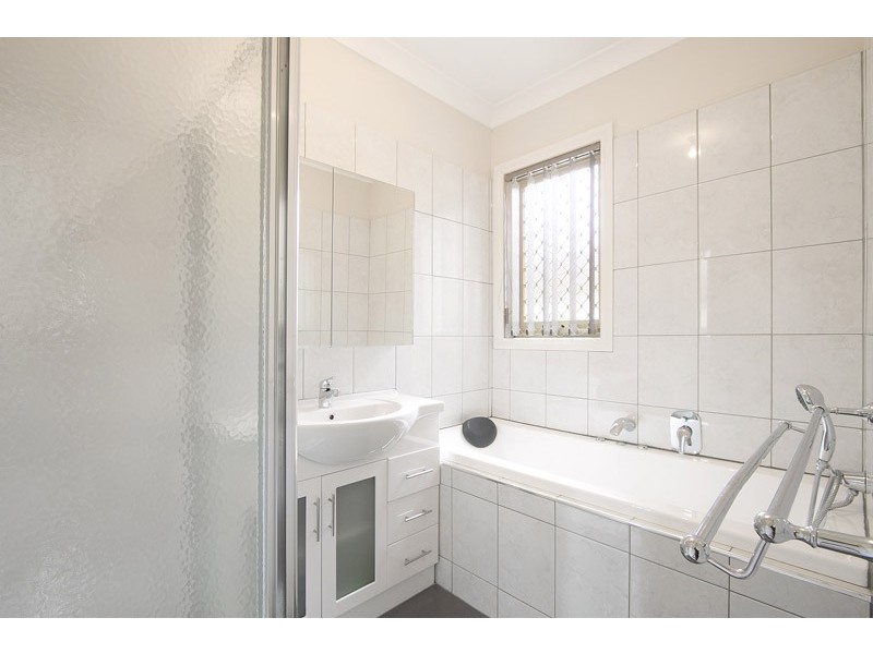 2/227  Gladstone Road, Dandenong North VIC 3175