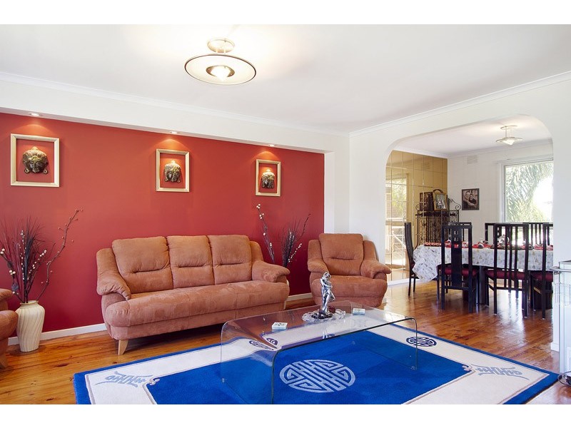 45 Joseph Banks Crescent, Endeavour Hills VIC 3802