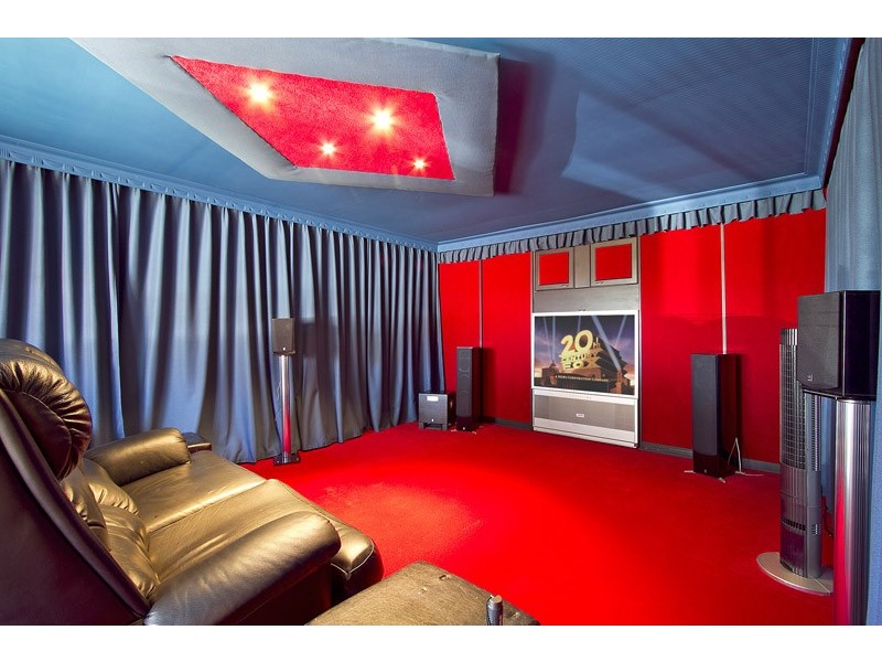 45 Joseph Banks Crescent, Endeavour Hills VIC 3802