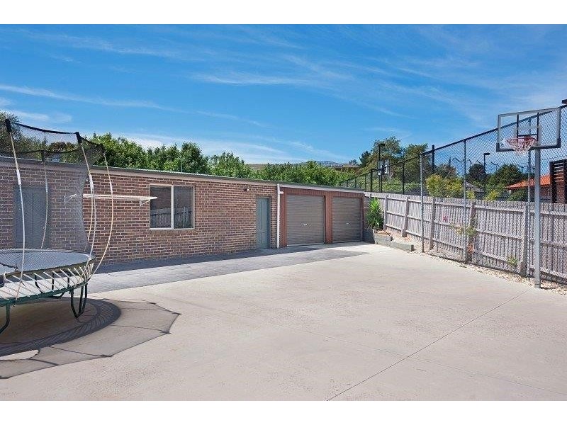 19A West Vista Place, Narre Warren North VIC 3804