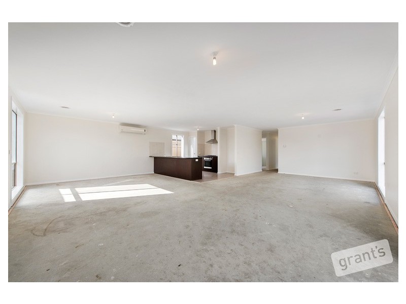 66 Bluehills Boulevard, Pakenham VIC 3810