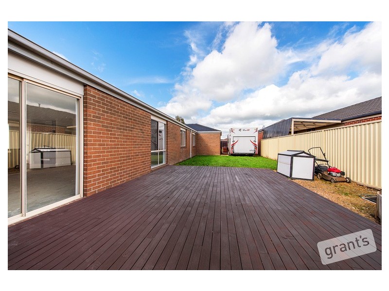 66 Bluehills Boulevard, Pakenham VIC 3810