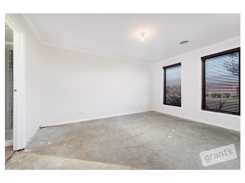 66 Bluehills Boulevard, Pakenham VIC 3810