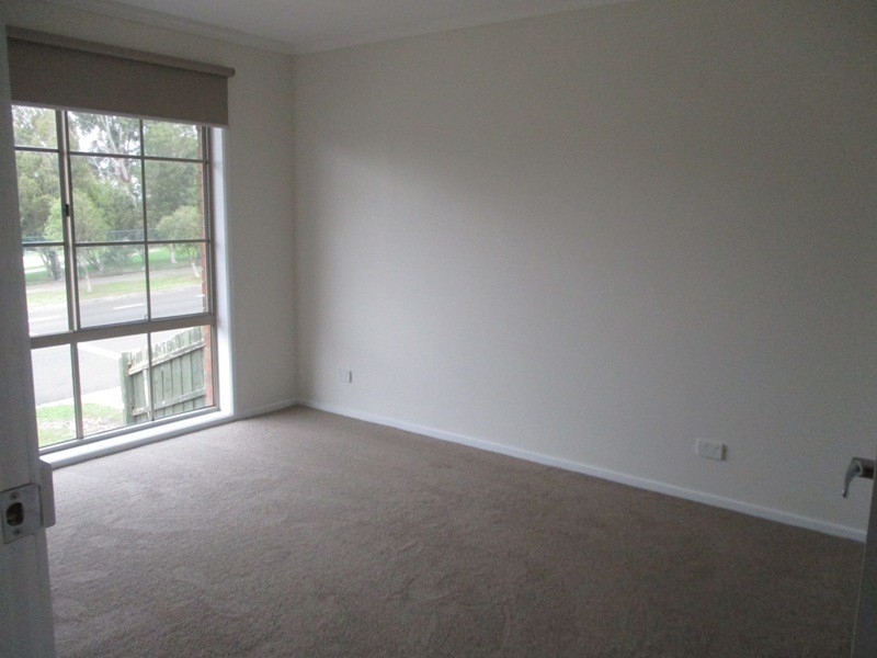 2/10 Azalea Court, Narre Warren VIC 3805