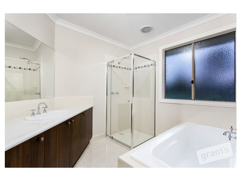 93 Follett Drive, Nyora VIC 3987