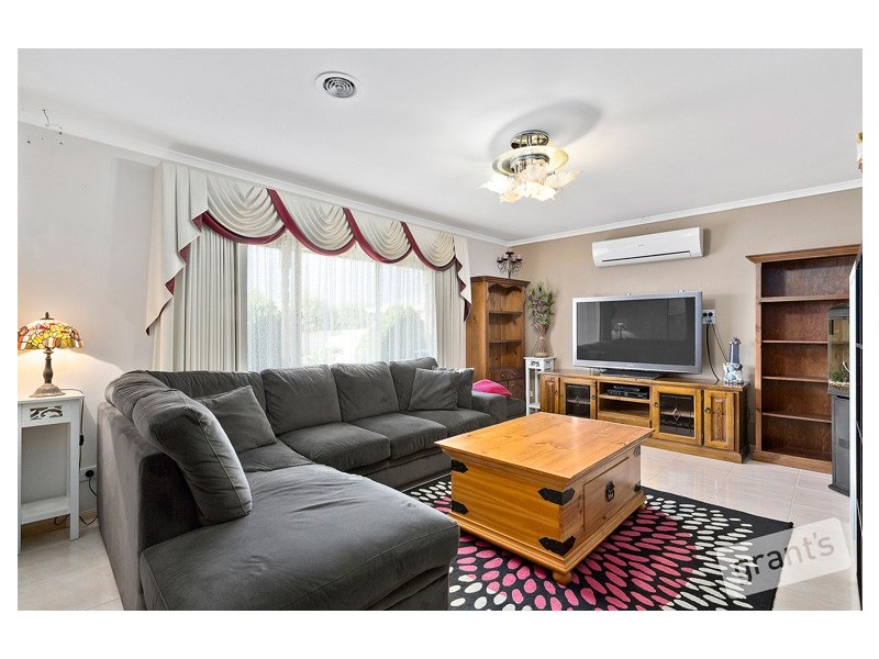 5 Kells Close, Cranbourne East VIC 3977