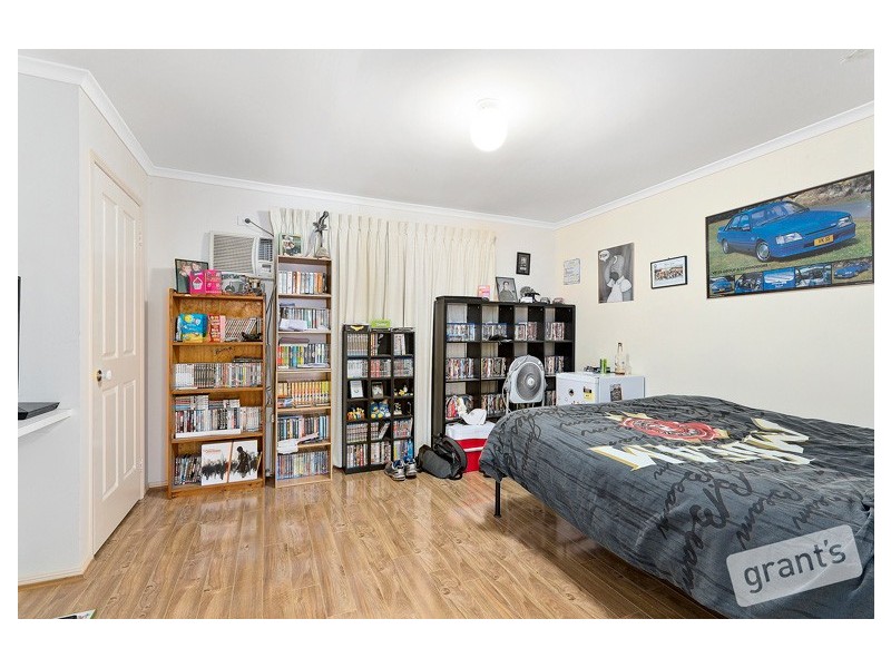 5 Kells Close, Cranbourne East VIC 3977