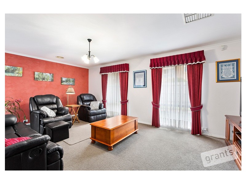 24 Highfielde Avenue, Berwick VIC 3806