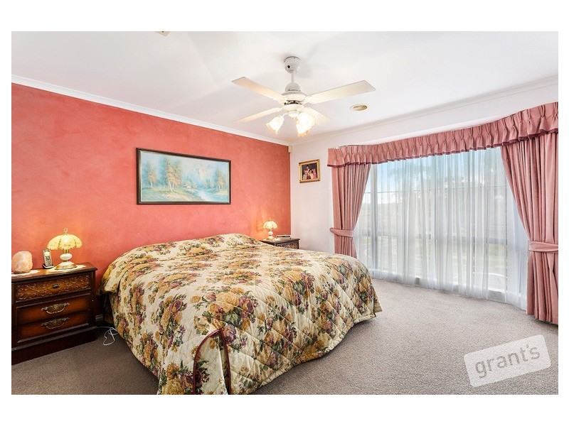 24 Highfielde Avenue, Berwick VIC 3806