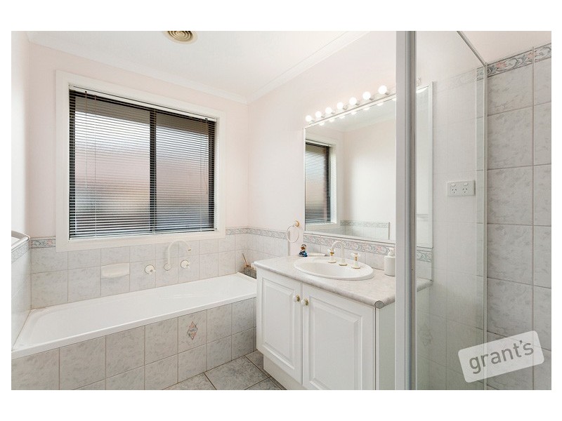 24 Highfielde Avenue, Berwick VIC 3806