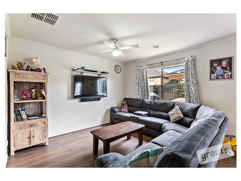 101 Selandra Boulevard, Clyde North VIC 3978