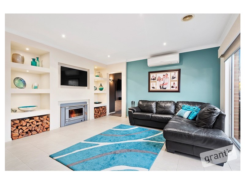 4 Page Close, Pakenham VIC 3810