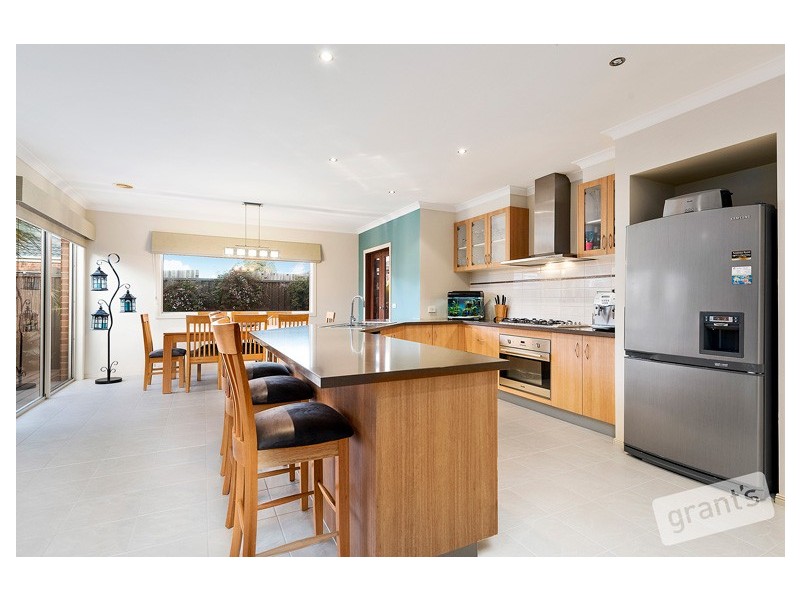 4 Page Close, Pakenham VIC 3810