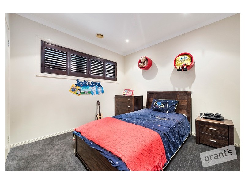 4 Page Close, Pakenham VIC 3810