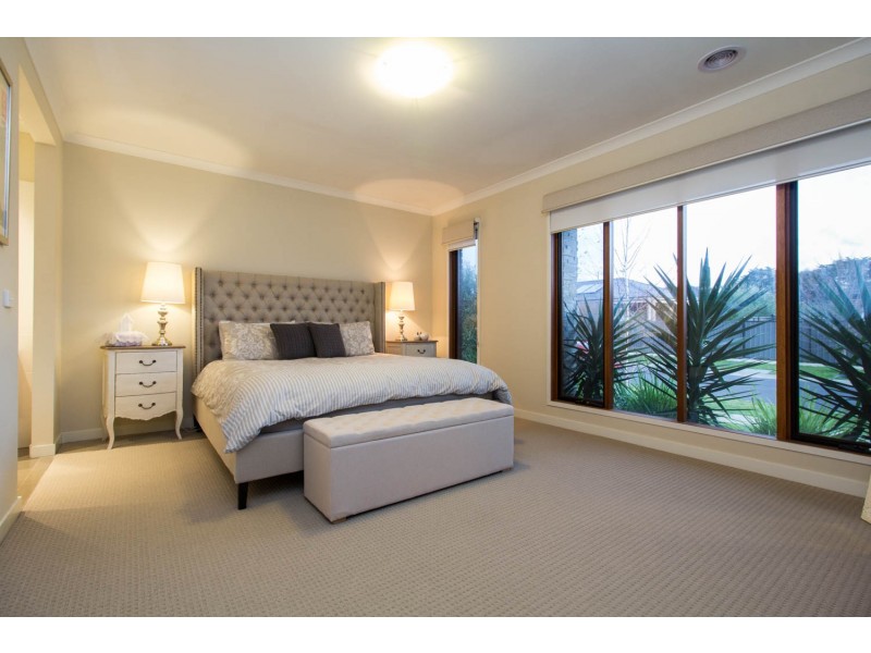 23 Morphetville Street, Clyde North VIC 3978