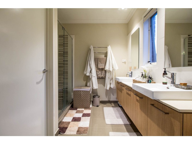 23 Morphetville Street, Clyde North VIC 3978