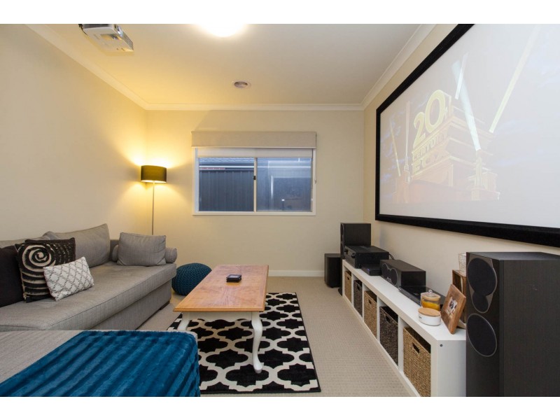 23 Morphetville Street, Clyde North VIC 3978