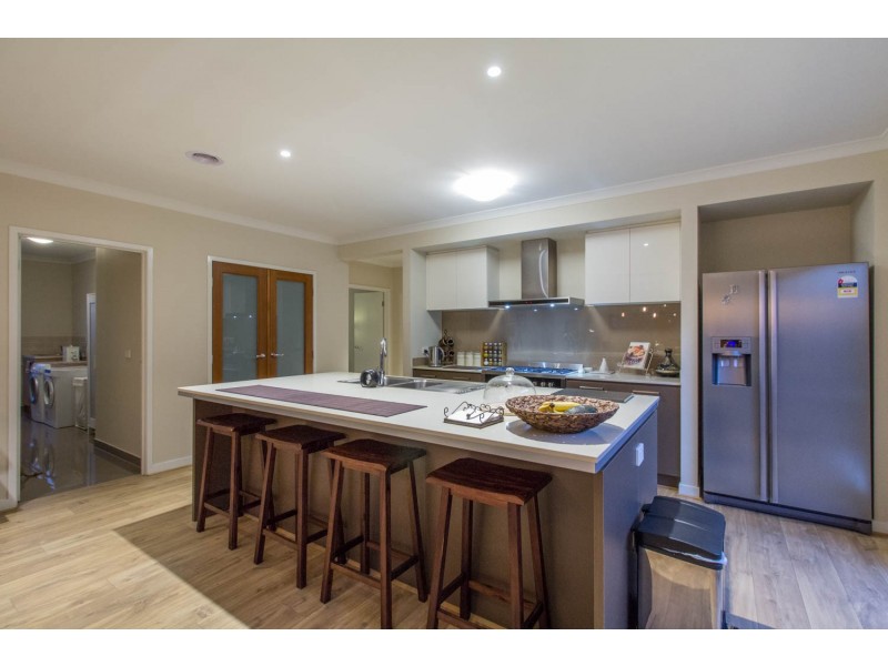 23 Morphetville Street, Clyde North VIC 3978