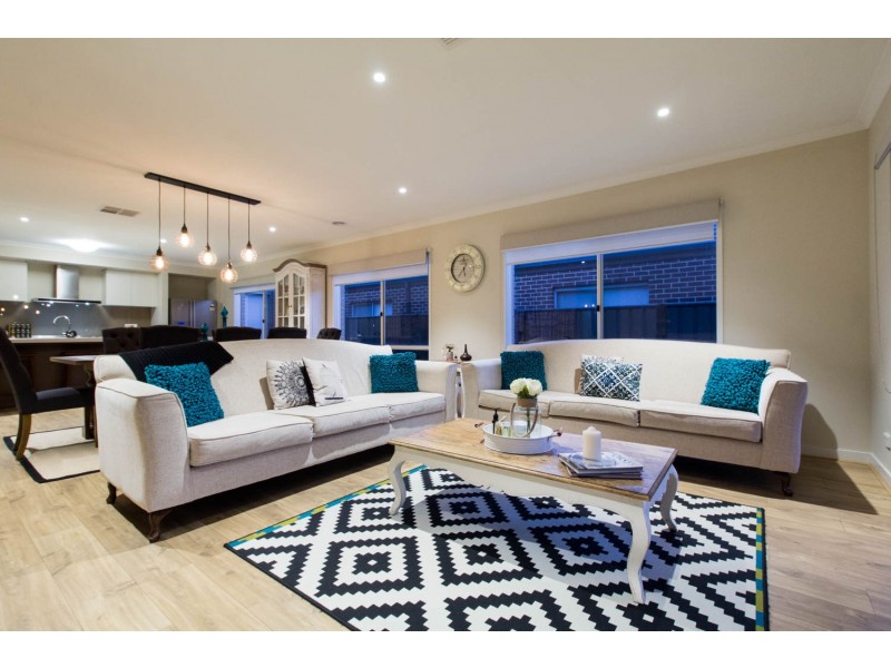 23 Morphetville Street, Clyde North VIC 3978