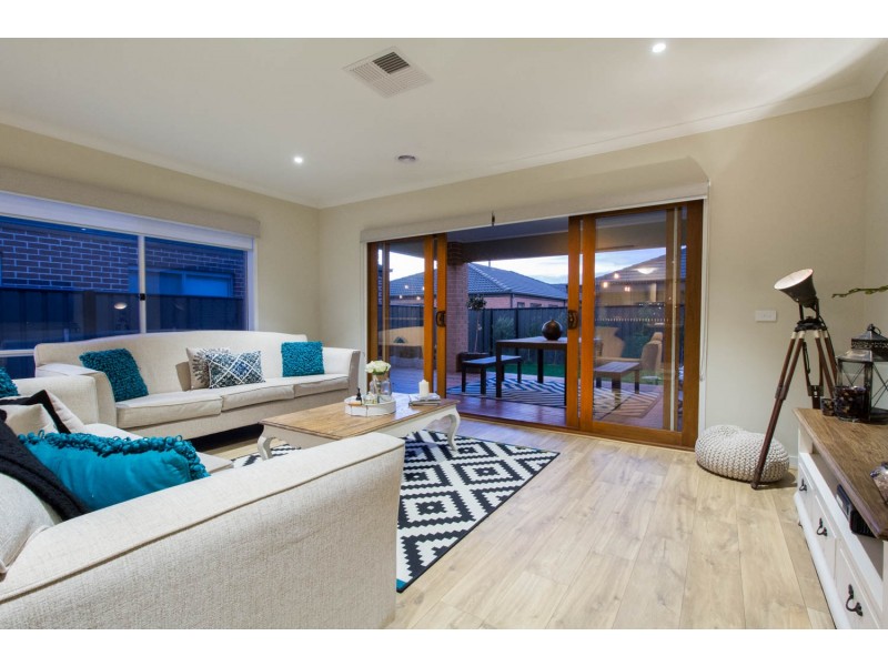 23 Morphetville Street, Clyde North VIC 3978