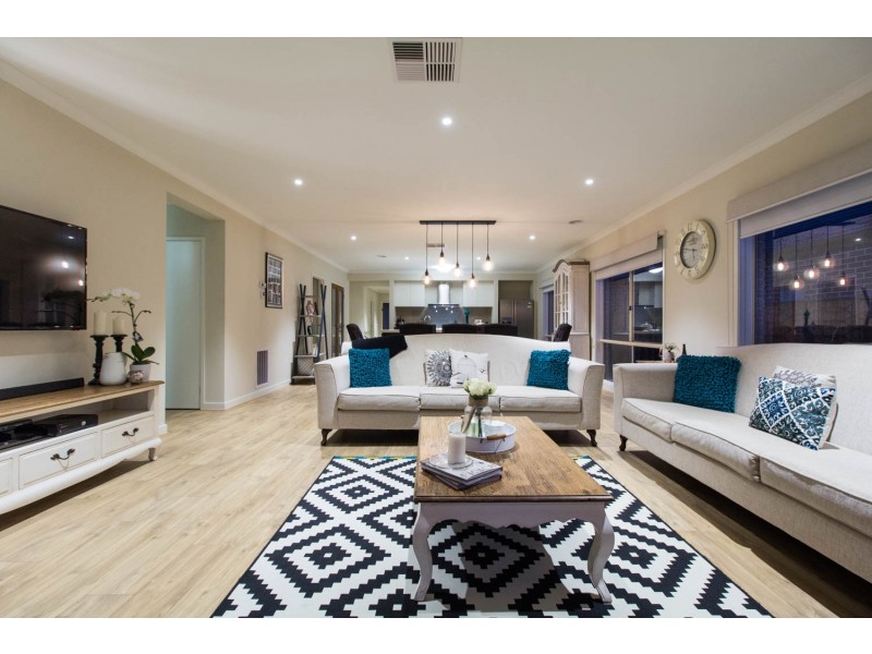 23 Morphetville Street, Clyde North VIC 3978