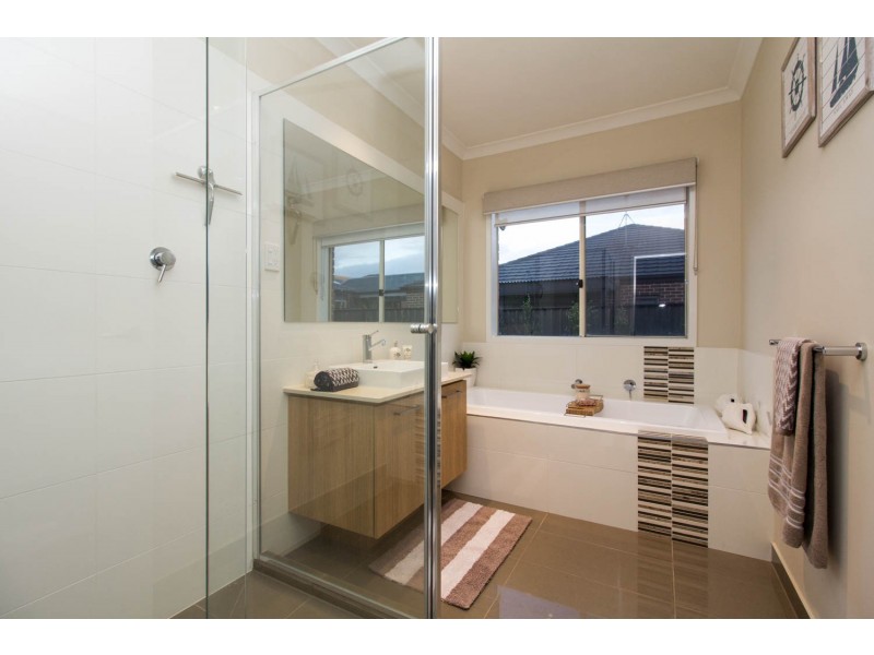 23 Morphetville Street, Clyde North VIC 3978