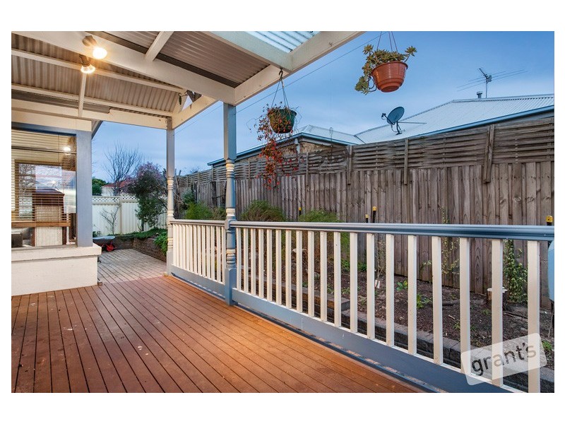 15 Glenside Walk, Berwick VIC 3806