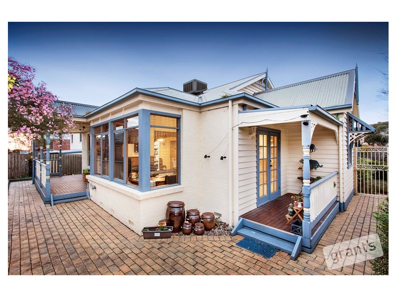 15 Glenside Walk, Berwick VIC 3806