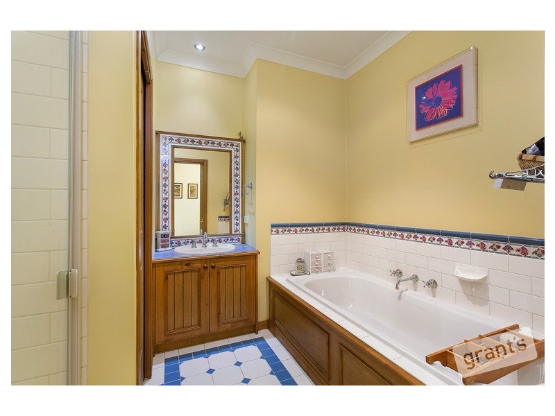 15 Glenside Walk, Berwick VIC 3806