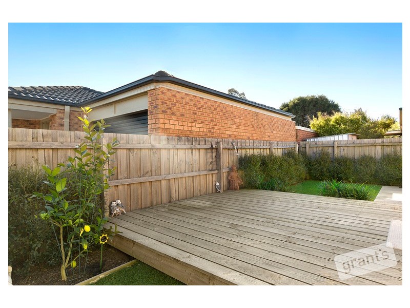 17A Collins Crescent, Berwick VIC 3806