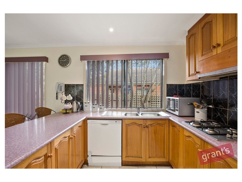 84 Oakgrove Drive, Narre Warren South VIC 3805