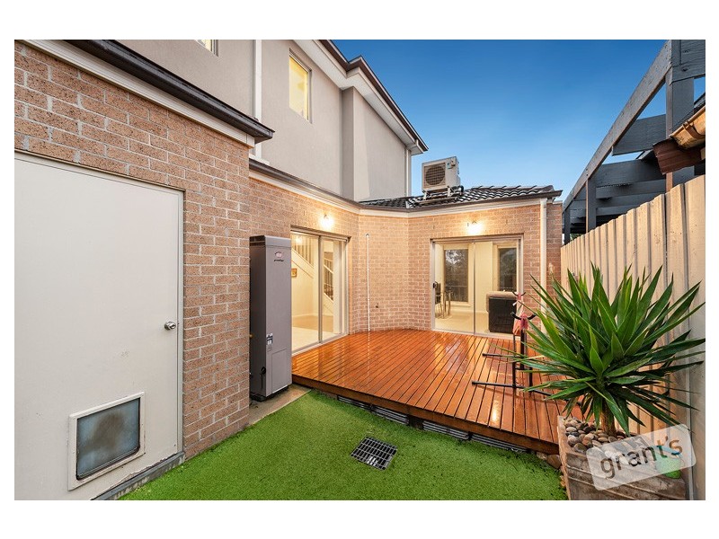 1/4 Daniher Close, Berwick VIC 3806