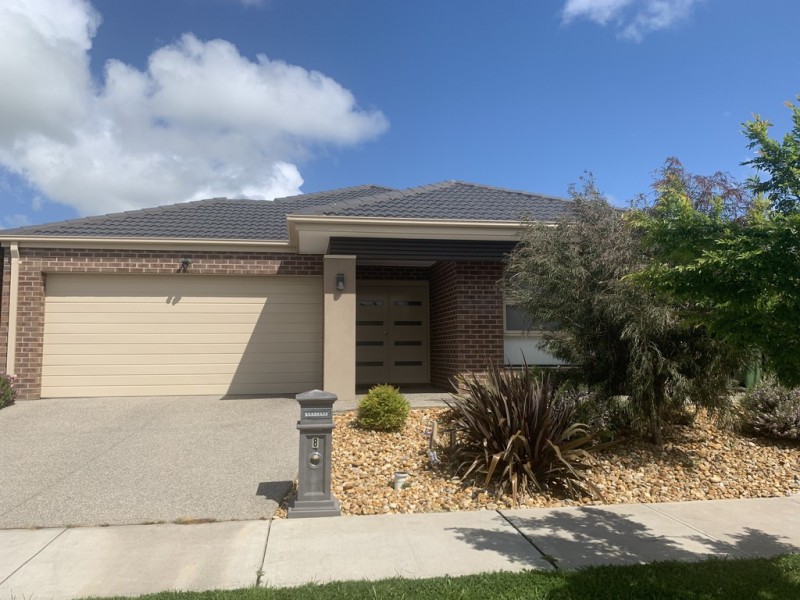 8 Carnegie Street, Officer VIC 3809