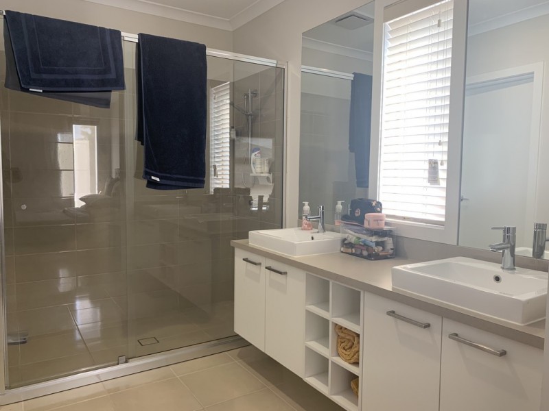 8 Carnegie Street, Officer VIC 3809