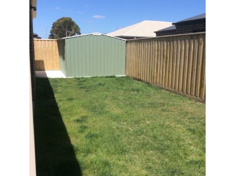 8 Carnegie Street, Officer VIC 3809