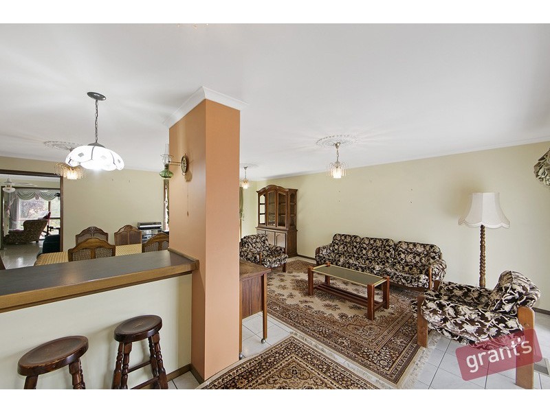 6 Heard Close, Berwick VIC 3806