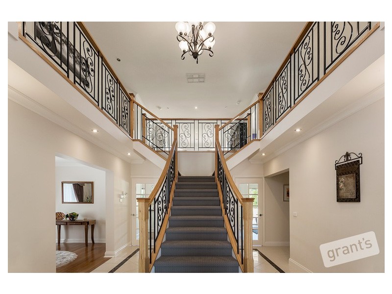 12 John Joseph Court, Narre Warren North VIC 3804