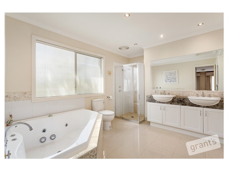 12 John Joseph Court, Narre Warren North VIC 3804