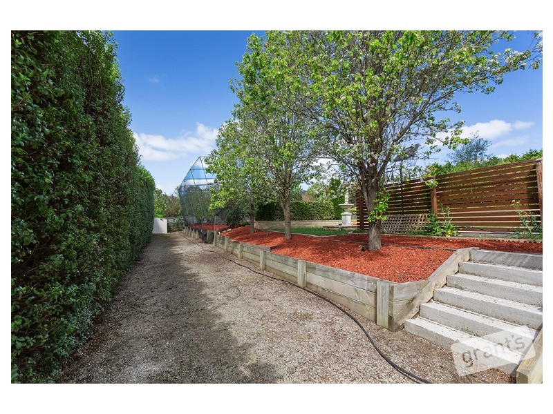 12 John Joseph Court, Narre Warren North VIC 3804